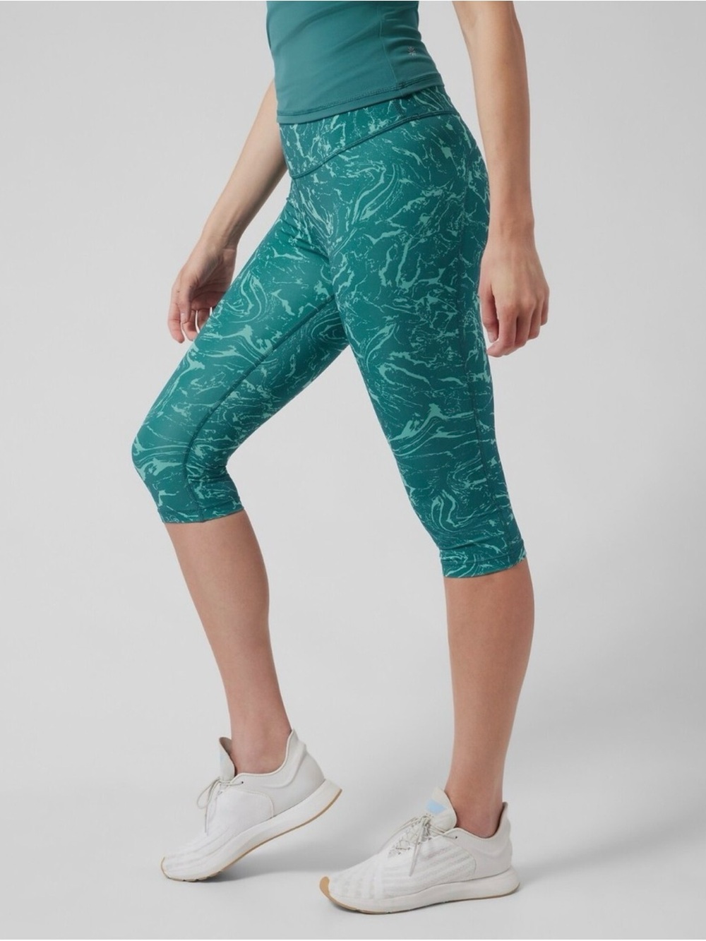 Athleta Accelerate Capri Leggings-Ripple Marble Borealis